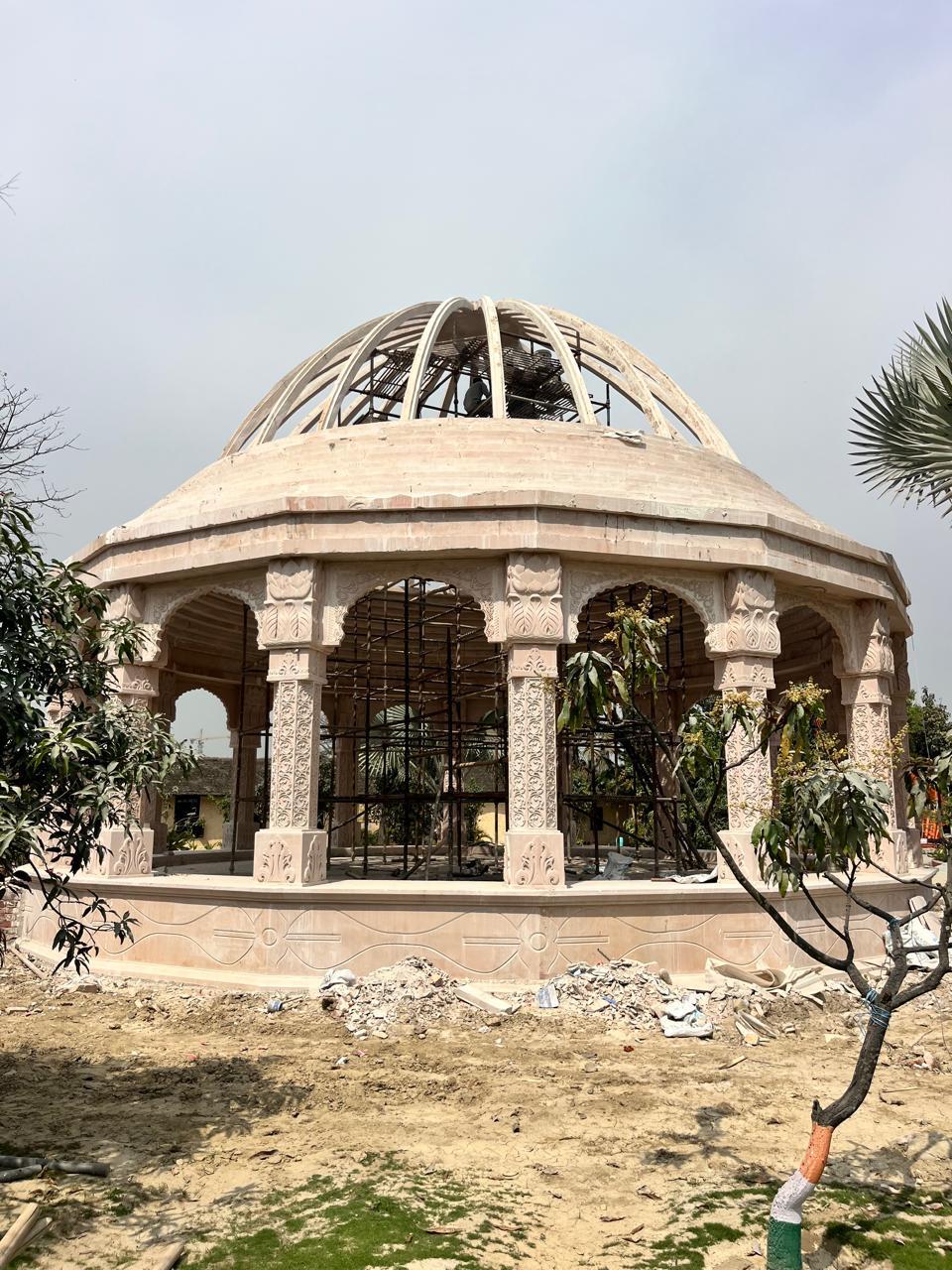 Sandstone fountain and water feature element