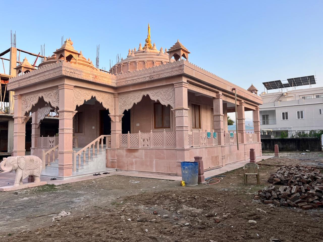 Sandstone cladding panel for exterior facade