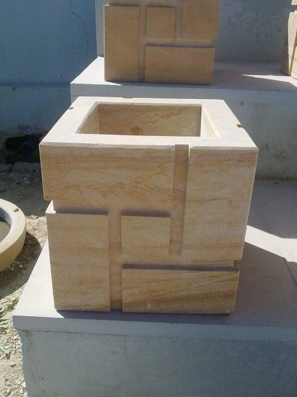 Export-grade sandstone block selection